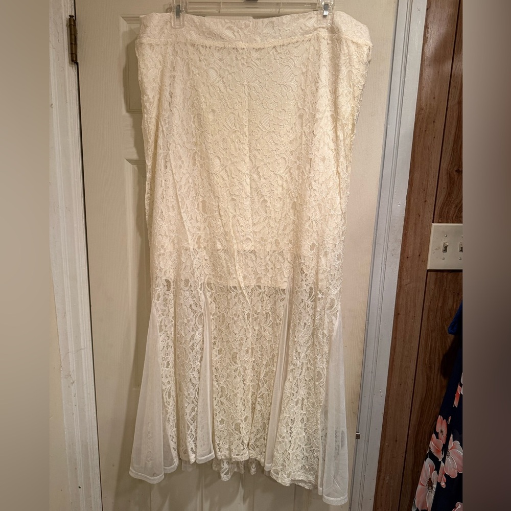 Torrid Cream Lace Maxi Skirt